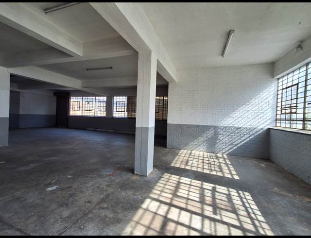 900M² WAREHOUSE TO LET IN BENROSE