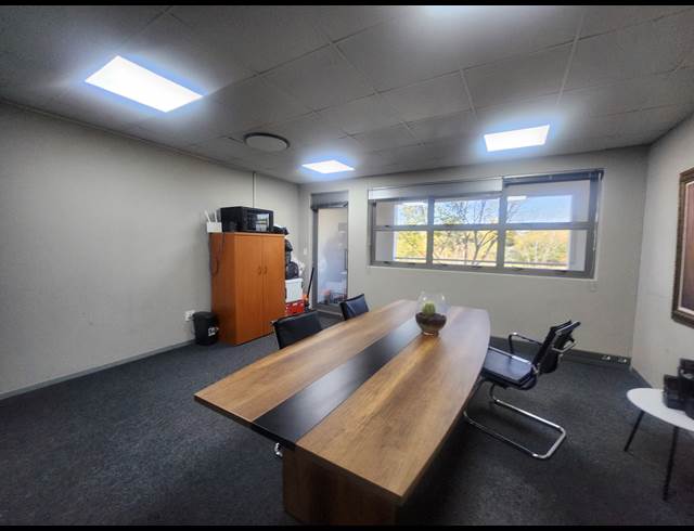 123.93M² OFFICE TO LET IN CARLSWALD