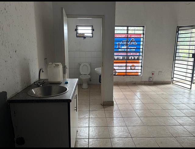 214M² WAREHOUSE TO LET IN CITY DEEP