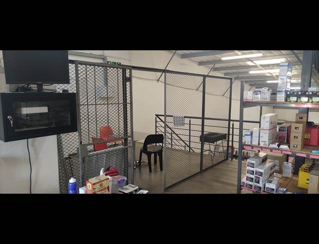 350M² WAREHOUSE TO LET IN RIVERSIDE PARK