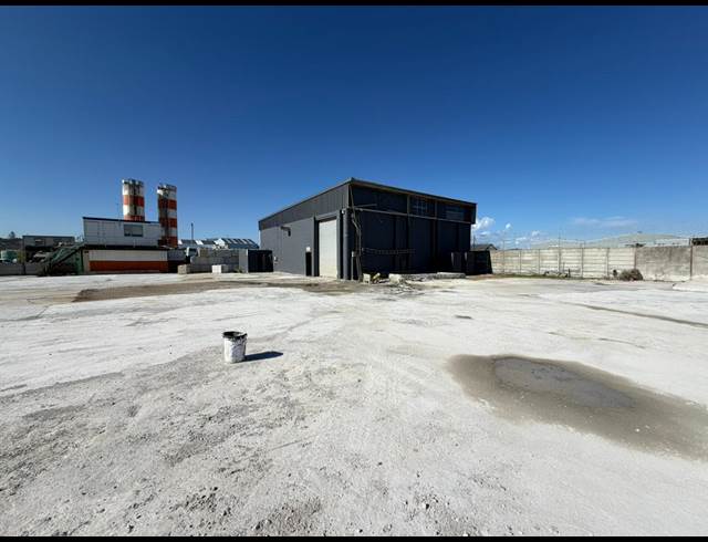 1,933M² INDUSTRIAL YARD TO LET IN WETTON
