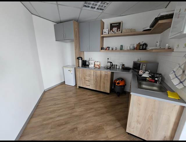 484M² OFFICE TO LET IN CENTURY CITY
