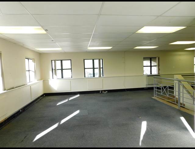 119M² OFFICE TO LET IN FERNDALE
