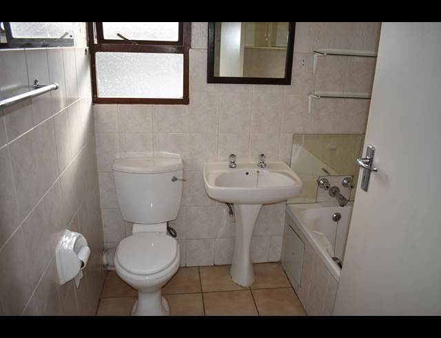 2 bed property to rent in RYNFIELD