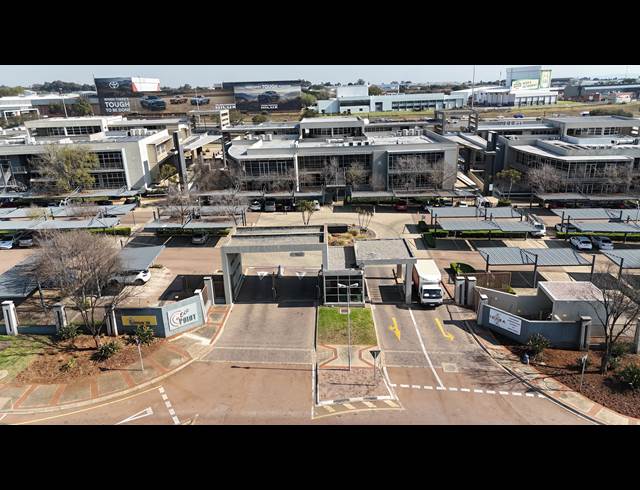 411.70M² OFFICE TO LET IN ECO PARK ESTATE