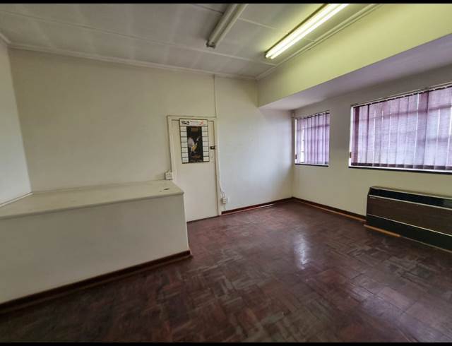 260M² OFFICE TO LET IN ALBERTON NORTH