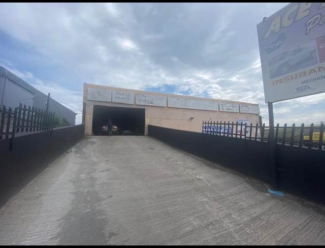 600M² WAREHOUSE TO LET IN NEW GERMANY