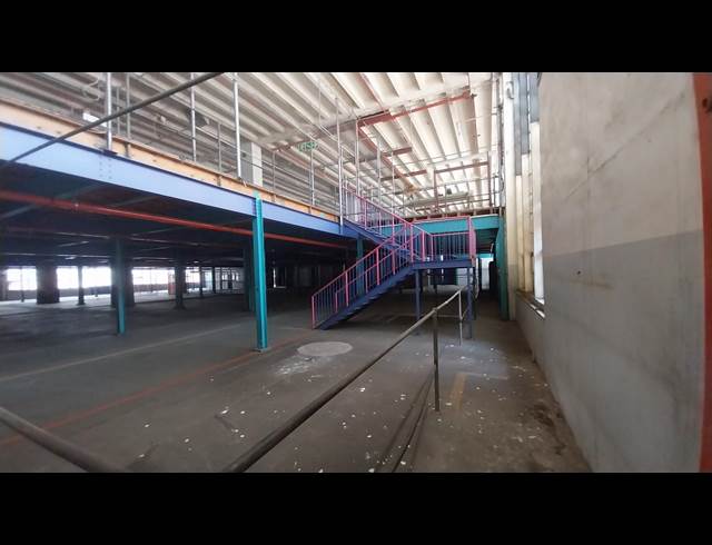 9,870M² WAREHOUSE TO LET IN KOEDOESPOORT INDUSTRIAL