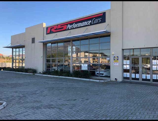 600M² SHOWROOM TO LET IN PAARDEN EILAND