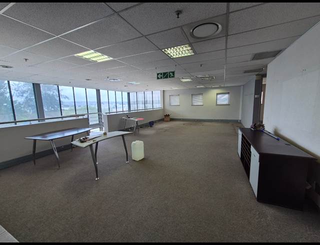 1,700M² WAREHOUSE TO LET IN LINBRO PARK