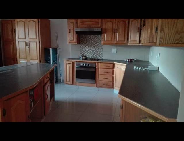 3 BEDROOM PROPERTY TO RENT IN FLEURHOF