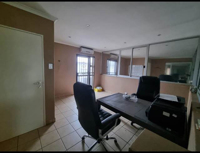 198M² WAREHOUSE TO LET IN CITY DEEP