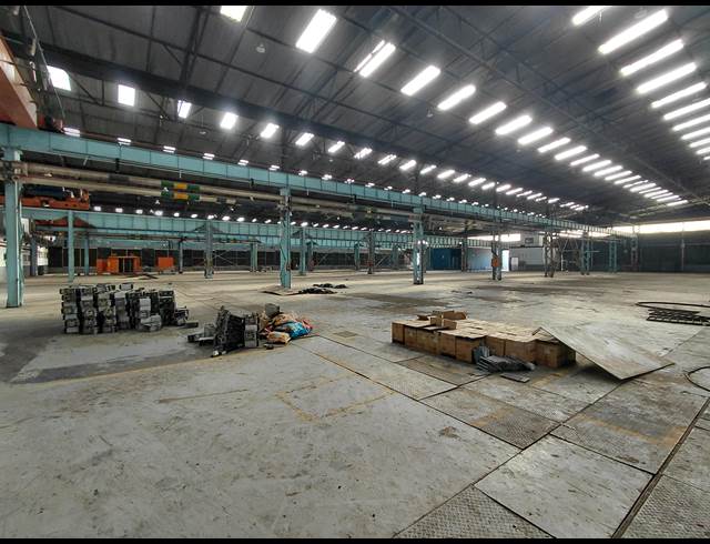12,000M² FACTORY TO LET IN CLAYVILLE