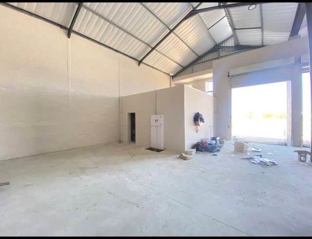 308M² WAREHOUSE TO LET IN FISANTEKRAAL INDUSTRIAL