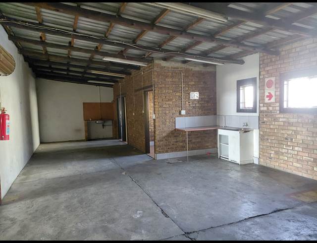 960M² WAREHOUSE TO LET IN POMONA