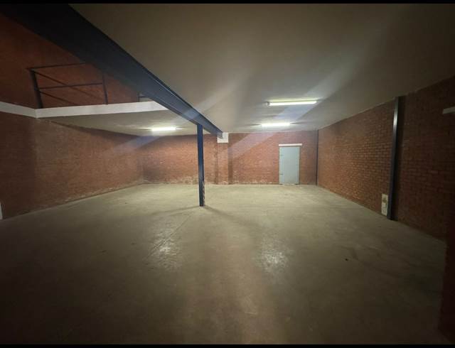 287M² WAREHOUSE TO LET IN CROWN