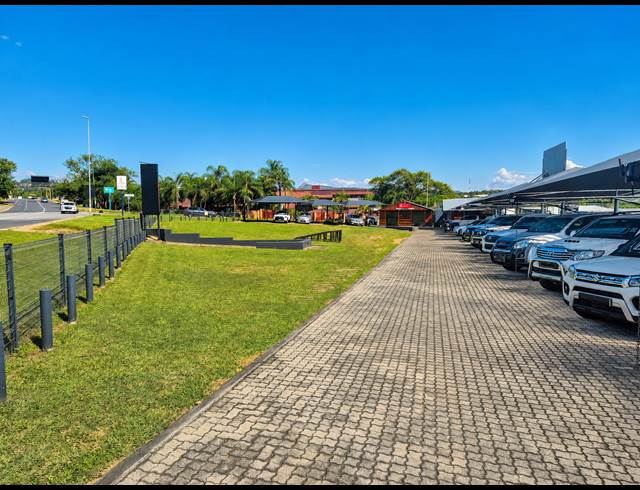 1,526M² RETAIL TO LET IN WEST ACRES