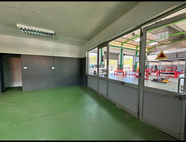 6,666M² WAREHOUSE TO LET IN GLEN ANIL