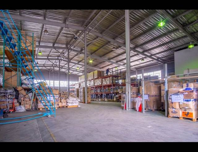 2,425M² WAREHOUSE TO LET IN ISANDO