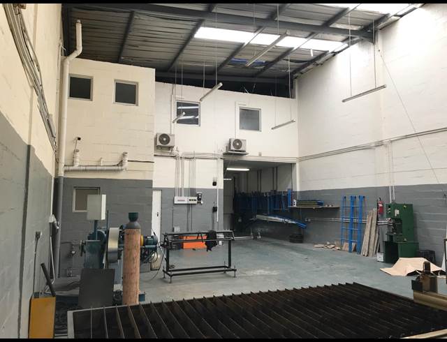 268M² WAREHOUSE TO LET IN PAROW EAST
