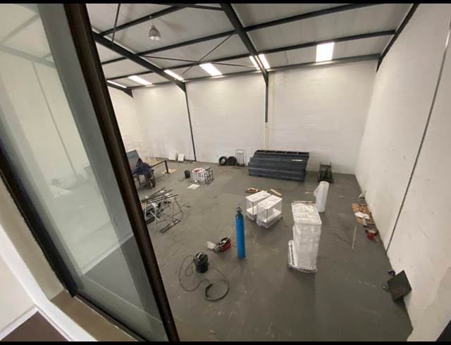 300M² WAREHOUSE TO LET IN KILLARNEY INDUSTRIA