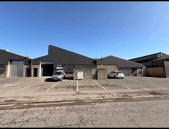 921M² WAREHOUSE TO LET IN PAROW INDUSTRIAL
