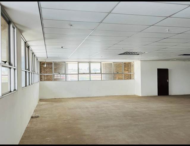 1,110M² RETAIL TO LET IN HALFWAY HOUSE