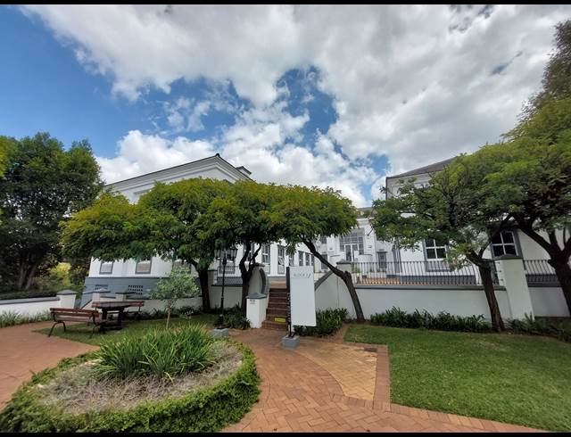 172M² OFFICE TO LET IN BRYANSTON