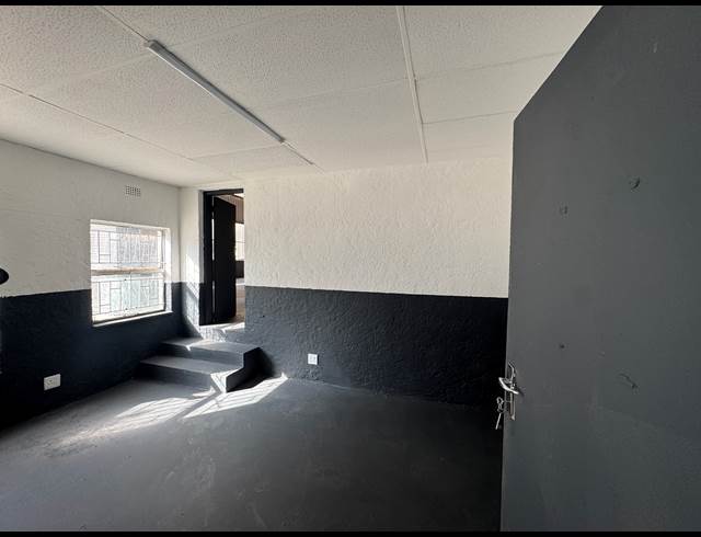 377M² WAREHOUSE TO LET IN WYNBERG