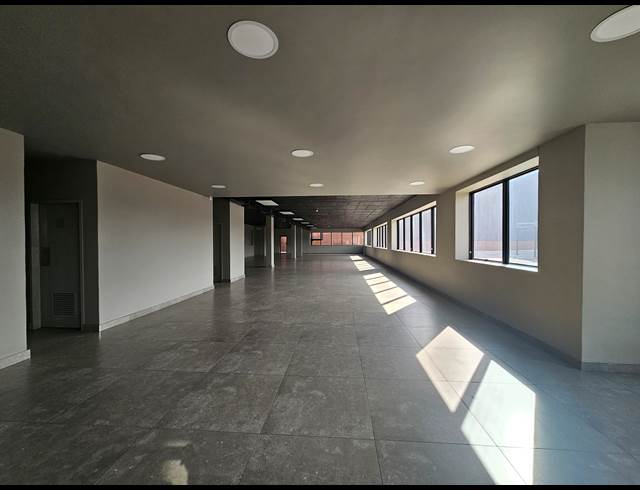 2,022M² OFFICE TO LET IN ISANDO