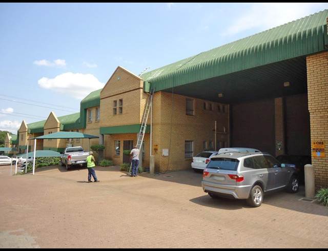 530M² WAREHOUSE TO LET IN MEADOWDALE