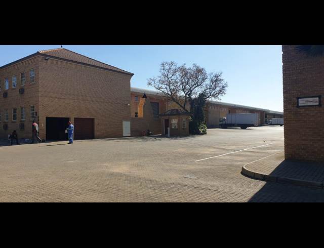 2,936M² WAREHOUSE RENTED IN POMONA