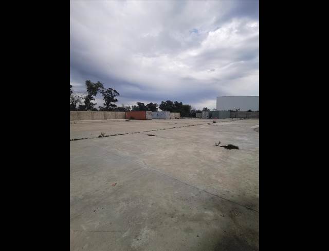 2,723M² INDUSTRIAL YARD TO LET IN AIRPORT INDUSTRIA