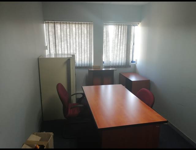 302.72M² OFFICE TO LET IN WESTVILLE