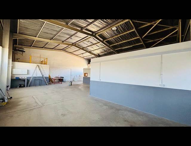 284M² WAREHOUSE TO LET IN STORMILL