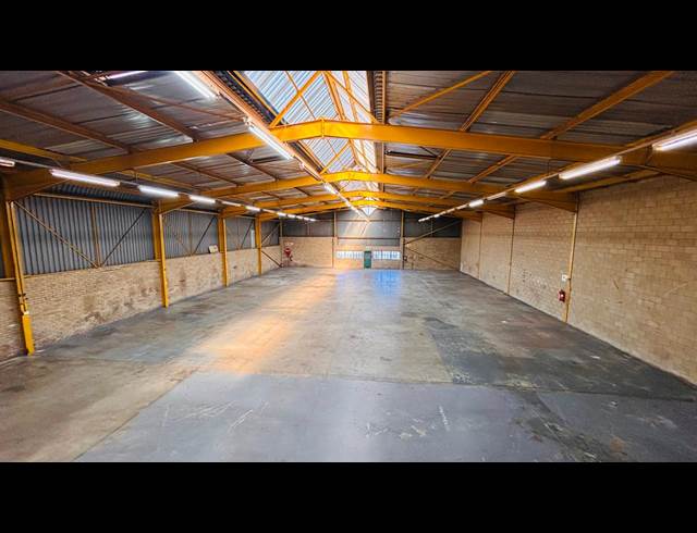 986M² WAREHOUSE TO LET IN ROBERTVILLE