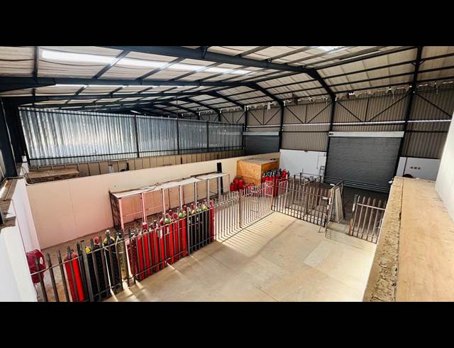 600M² WAREHOUSE TO LET IN KLIPRIVIER