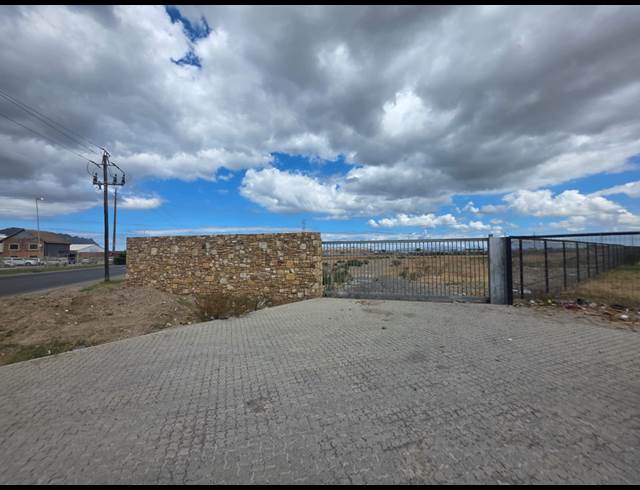 17,537M² VACANT LAND TO LET IN STRAND CENTRAL