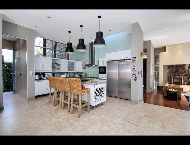 4 BEDROOM PROPERTY TO RENT IN FOURWAYS GARDENS