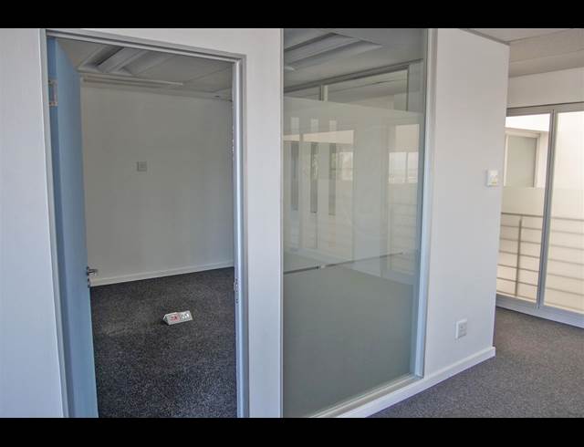 4,472M² WAREHOUSE TO LET IN RANDJESPARK