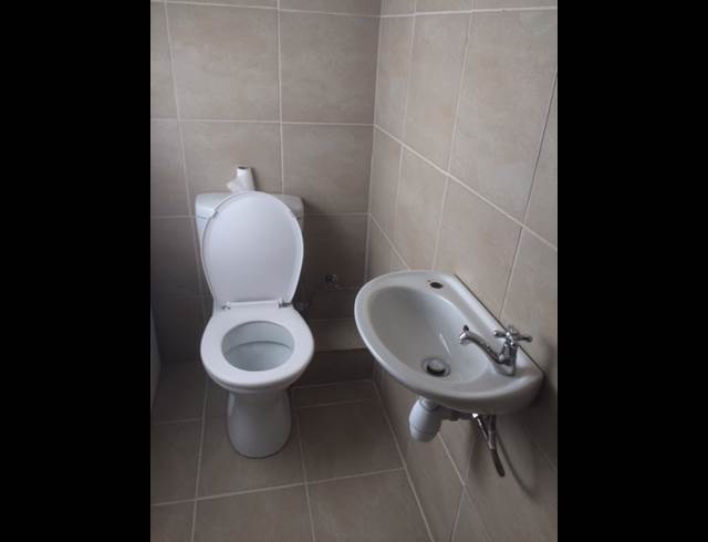 2 bed property to rent in EDGEMEAD