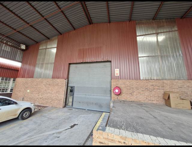 450M² WAREHOUSE TO LET IN KEW