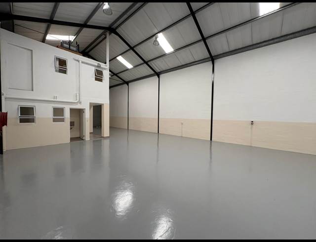 352M² WAREHOUSE TO LET IN STRAND CENTRAL