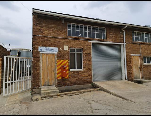 88M² WAREHOUSE TO LET IN WADEVILLE
