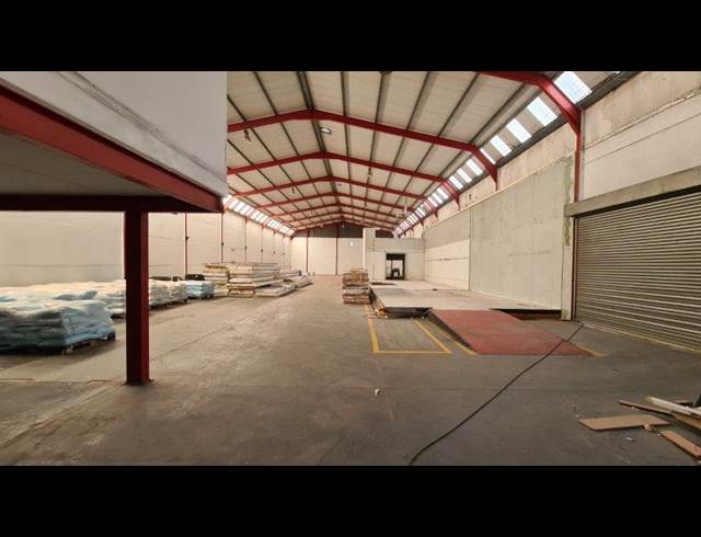 1,160M² WAREHOUSE TO LET IN KILLARNEY GARDENS