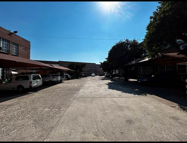 230M² WAREHOUSE TO LET IN WYNBERG