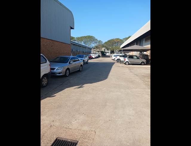 300M² MINI FACTORY TO LET IN BRIARDENE