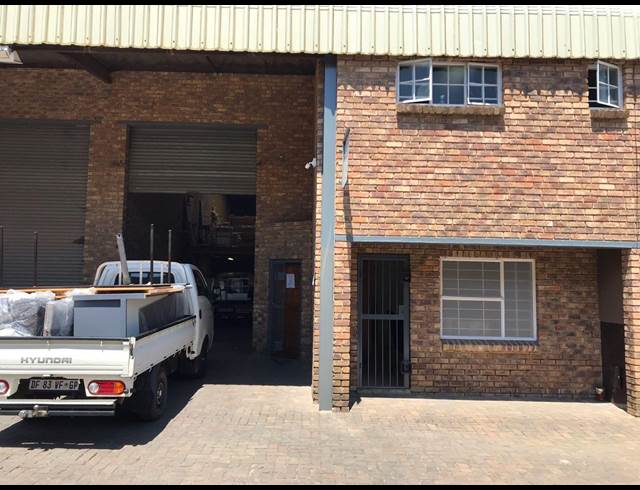 340M² WAREHOUSE RENTED IN LASER PARK