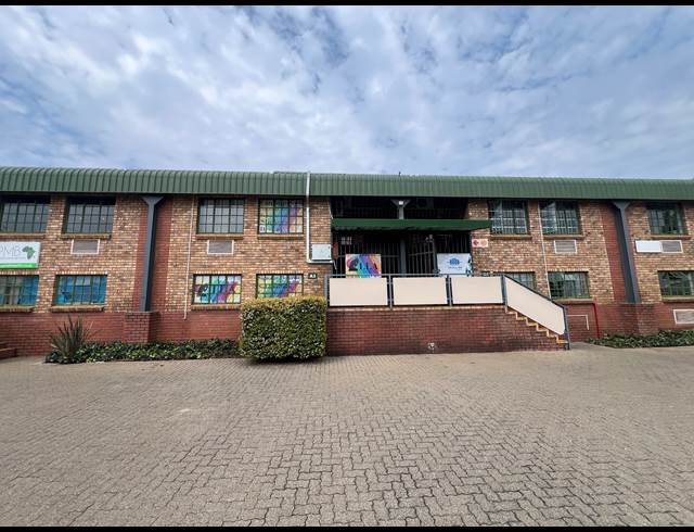 177M² WAREHOUSE TO LET IN HENNOPSPARK INDUSTRIAL
