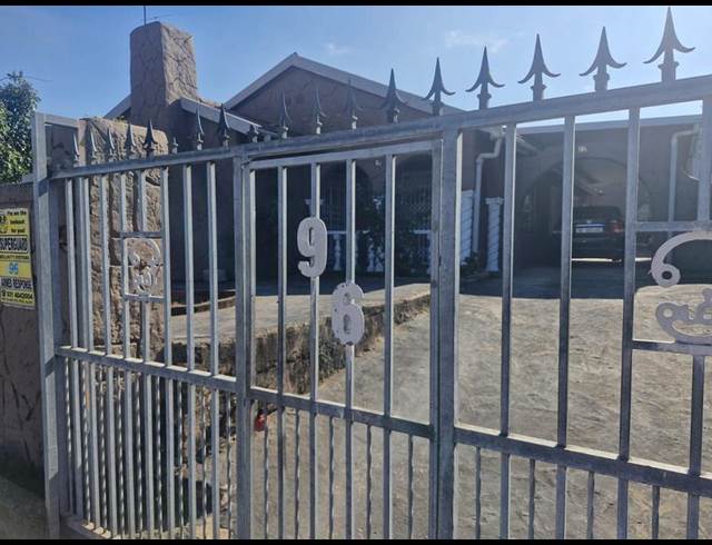 3 BEDROOM PROPERTY TO RENT IN ARENA PARK